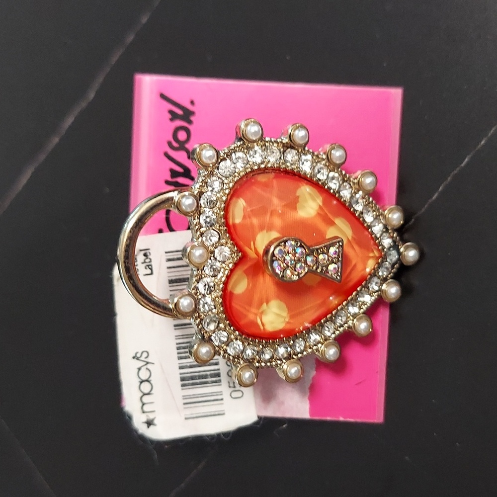 Betsey Johnson  Heart Ring - Picture 7 of 7